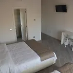 La Lira 4*